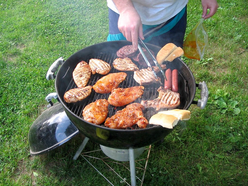 Outdoor Kitchen Essentials for Backyard Grilling | Home Tag guide